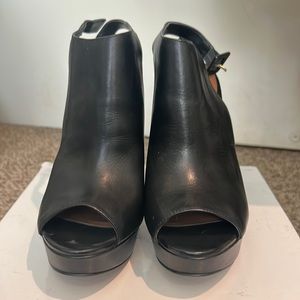 Steve Madden Kersten black leather heels